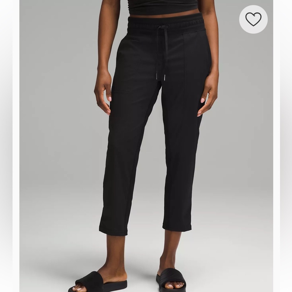 Lululemon Mid Rise Dance Studio Crop 4 Athleisure workout yoga travel outdoors‎